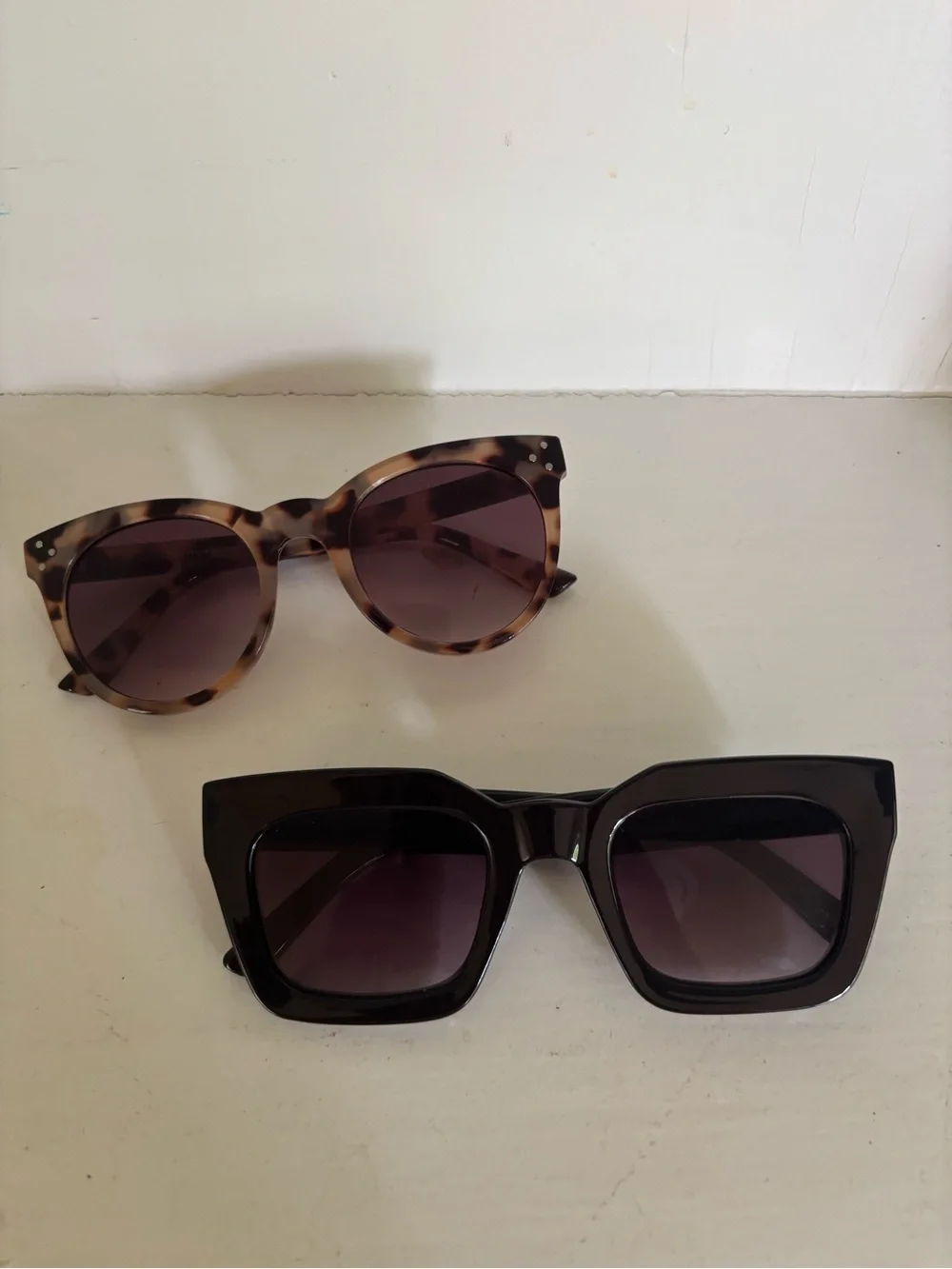 2 Pairs of Women’s Fashion Sunglasses